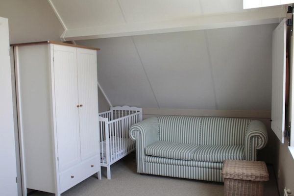Slaapkamer - Bungalow in Breskens bij het Strand in Breskens (4)