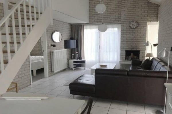 Woonkamer - Huis in Breskens bij het Strand in Breskens (2)