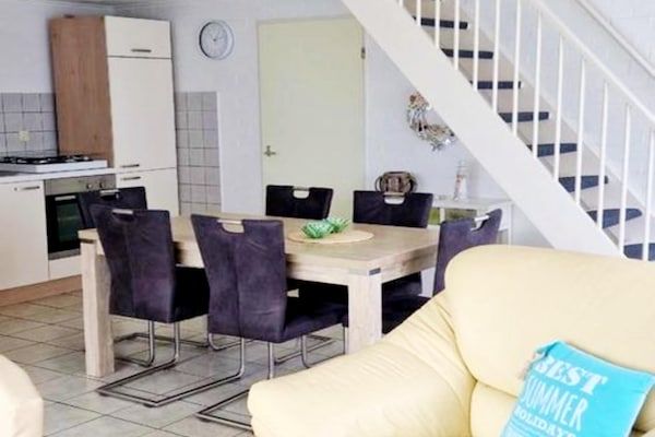 Eetkamer - Gezellig comfortabel huisje in Breskens (4)