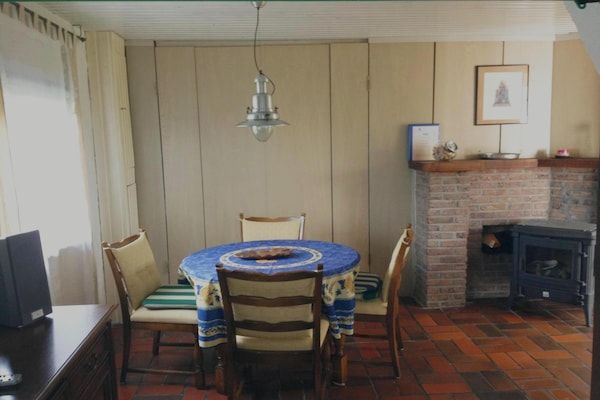 Eetkamer - Dijkhuis bij Breskens met tuin aan beek in Hoofdplaat (3)