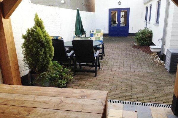 Terras - Historisch huisje met tuin in Breskens (5)