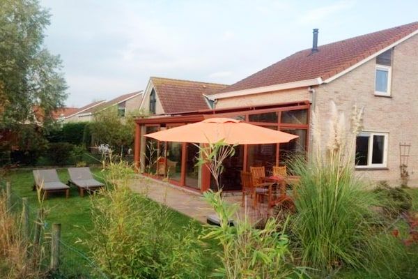 Terras - Huisdiervriendelijk huis aan de kust in Breskens (5)