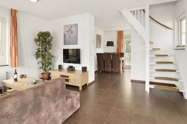 Woonkamer - Bungalow in Zuytland Buiten met visplatform in Simonshaven (3)