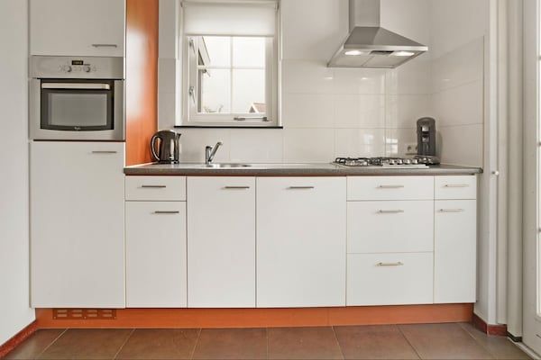 Keuken - Bungalow in Zuytland aan Water en Natuur in Simonshaven (4)