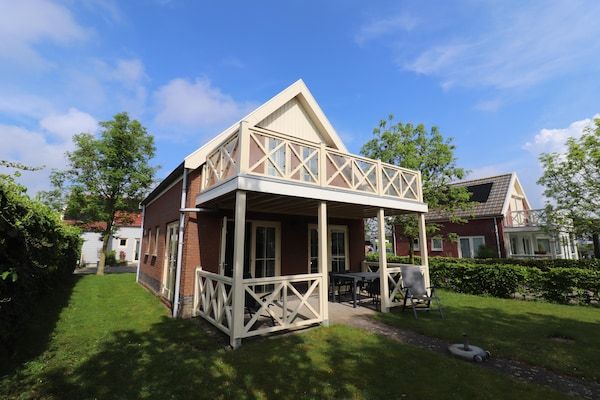 Buitenkant - Bungalow in Zuytland aan Water en Natuur in Simonshaven (2)
