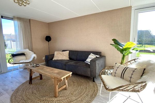 Woonkamer - Prachtige villa vlakbij stranden en golfbaan in Sint Maarten (2)