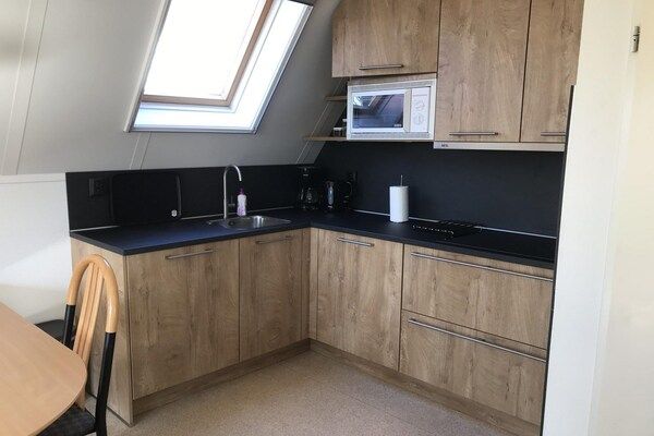 Keuken - 3 slaapkamers, 6 persoons, geschikt voor een familievakantie! in Burgerbrug (4)