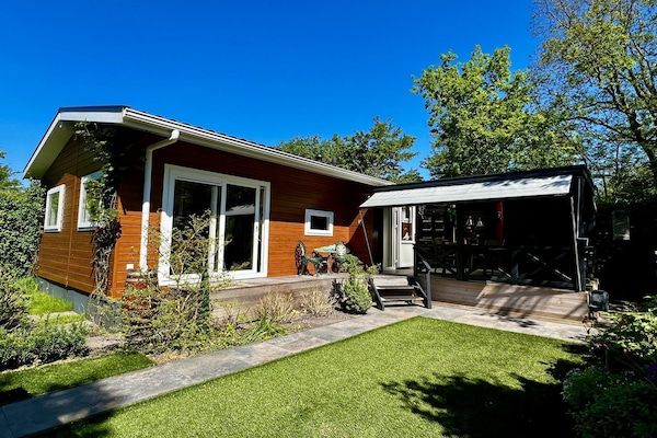 Campanula 132 in Sint Maartenszee - Foto 1 van 23