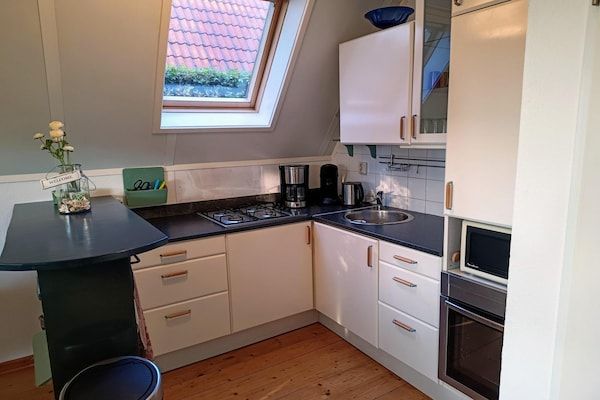 Keuken - Gezellig vakantiehuis in Sint Maartenszee in Sint Maartenszee (3)