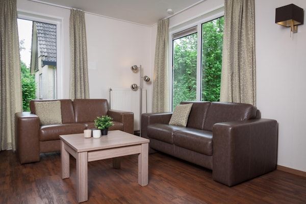 Woonkamer - Appartement in Utrecht bij Grachten in Scherpenzeel (2)
