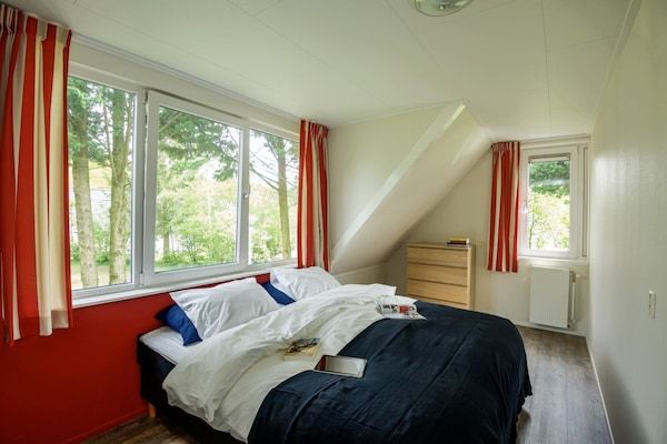 Slaapkamer - Vakantiehuis in Scherpenzeel bij natuurpark in Scherpenzeel (5)