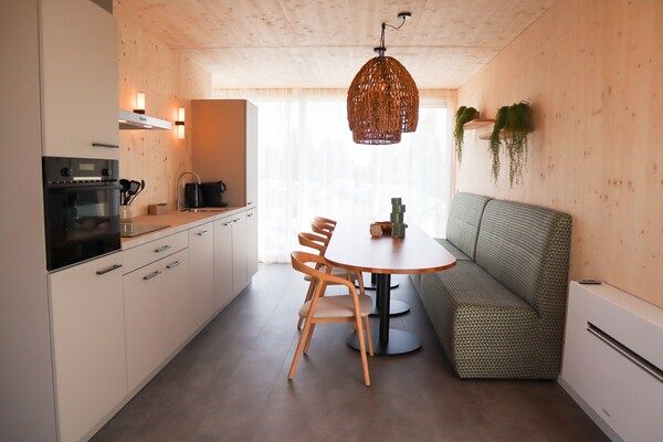 Keuken - Bungalow in Nederland vlakbij de kust in s Gravenzande (3)