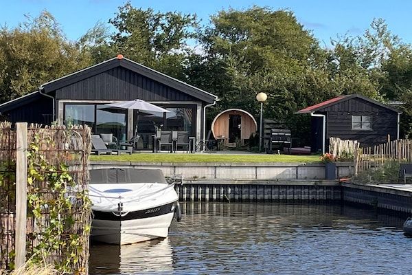 Lauwershuisje in Eanjum - Foto 1 van 31