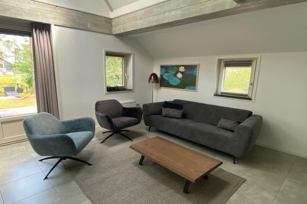 Woonkamer - Comfortabele en toegankelijke villa voor 8p in Otterlo (3)