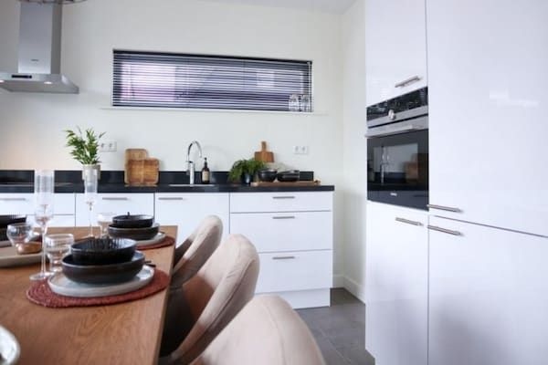 Eetkamer - Villa aan het meer voor 6 personen met sauna in Otterlo (5)
