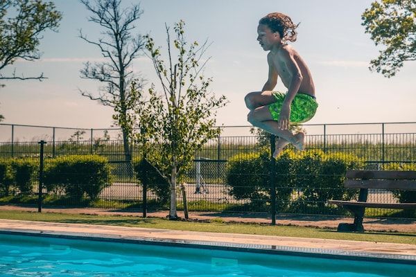 PoolOfHouse - Vrijstaande vakantiewoning voor 10 gasten in West-Graftdijk (2)