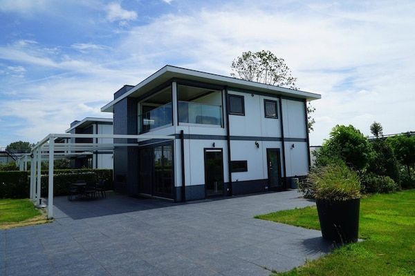 Buitenkant - Stijlvol Nijkerk Chalet voor 6 personen in Nijkerk (1)