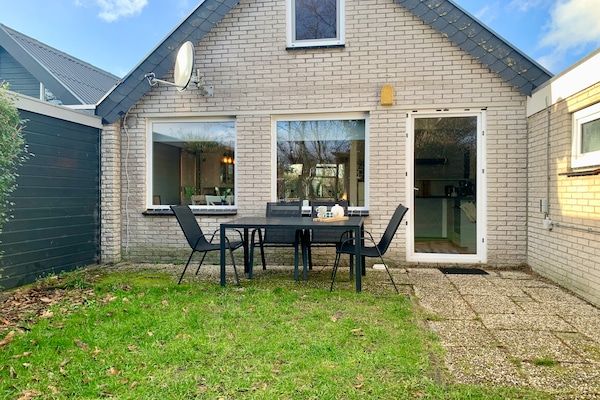 Terras - Bungalow in Sint Maartenszee bij Strand in Sint Maartenszee (5)