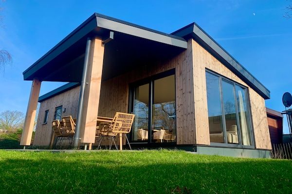 Campanula 120 in Sint Maartenszee - Foto 1 van 38