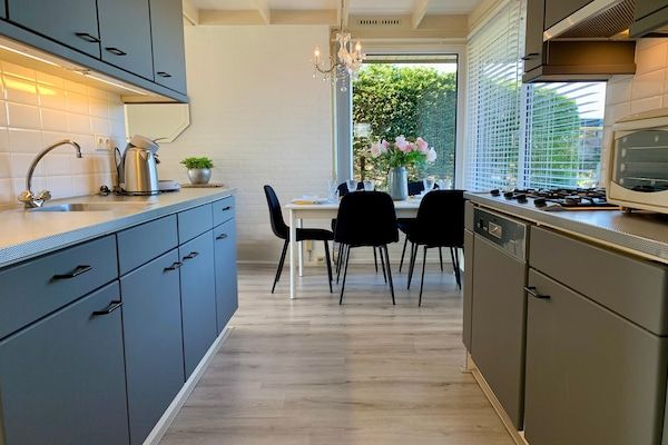 Keuken - Bungalow Sint Maartenszee bij Strand in Sint Maartenszee (4)