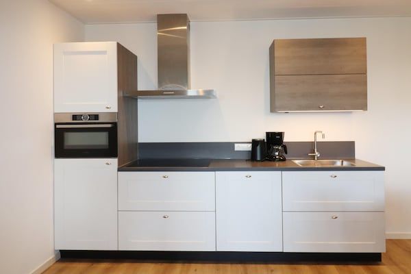 Keuken - Appartement in Workum bij IJsselmeer in Workum (3)
