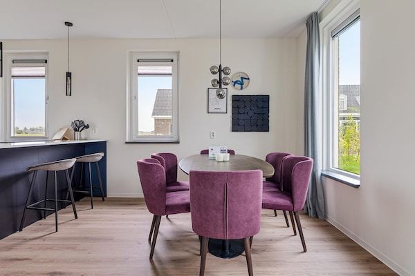Eetkamer - Vakantiehuis in Medemblik met eigen steiger in PS Opperdoes (3)
