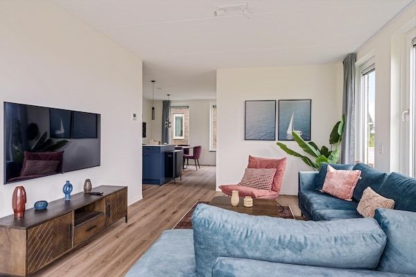Woonkamer - Vakantiehuis in Medemblik bij IJsselmeer in PS Opperdoes (5)