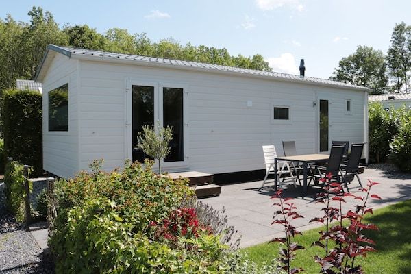 2 chalets naast elkaar in Tzummarum - Foto 1 van 32