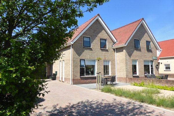 143558 in Nes - Foto 2 van 29