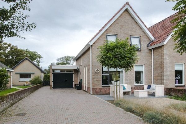 143558 in Nes - Foto 1 van 29