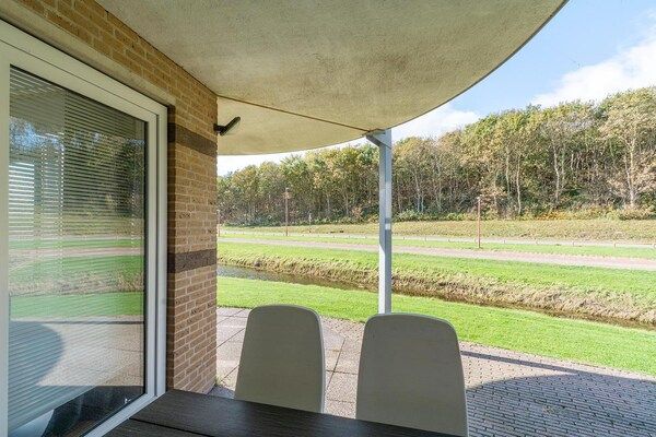 Terras - Appartement in Julianadorp aan Zee met terras in Julianadorp aan Zee (5)
