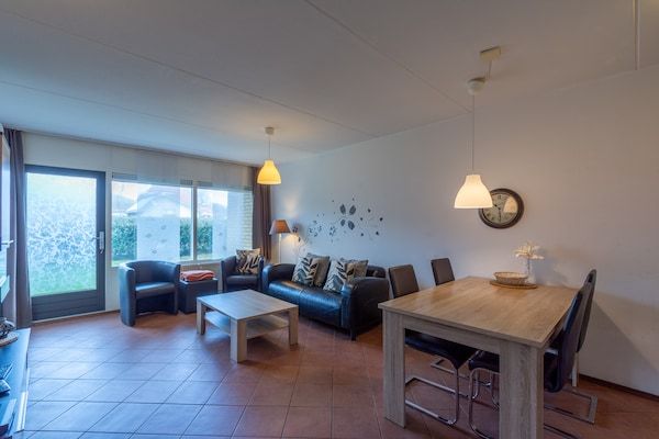 Woonkamer - Appartement aan het strand in Callantsoog in Callantsoog (5)