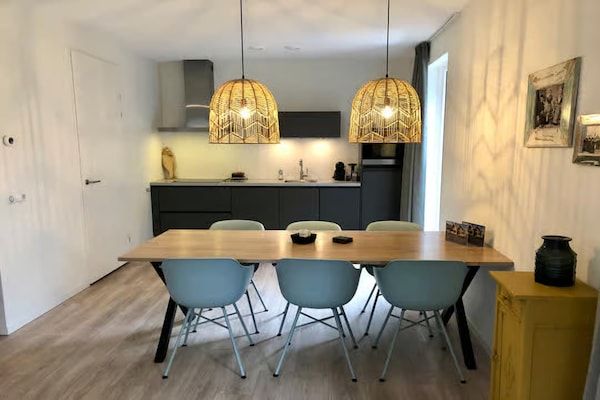 Keuken - Prachtige lodge voor 5 personen vlakbij het strand in Zoutelande (4)