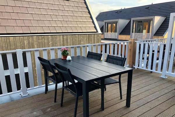 Terras - Lodge met uitzicht op de kerk en de duinen in Zoutelande (4)
