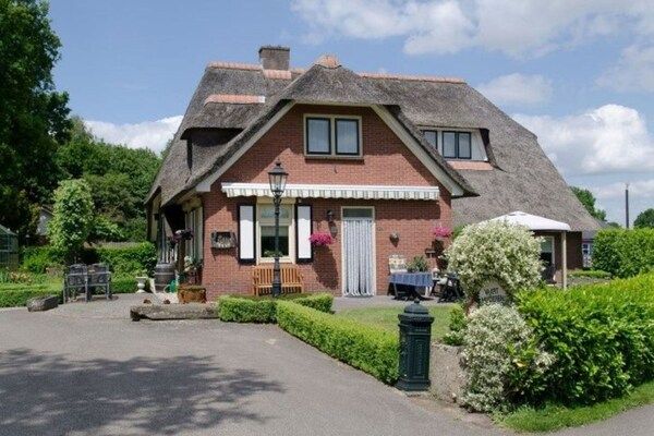 Buitenkant - Boerderij met eigen bubbelbad en sauna in Zuna (1)