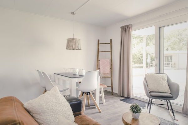 Eetkamer - Pittoreske Overijssel Veranda Lodges in Zuna (4)