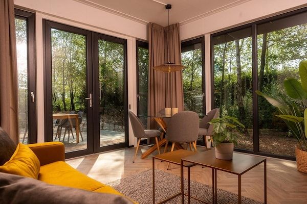 Eetkamer - Landgoed Multi-Cottage Overijssel in Zuna (2)