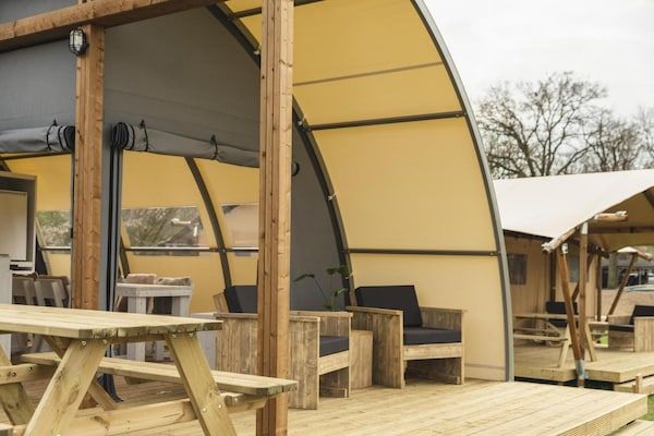 Terras - Feestelijk glampingdorp in Zuna in Zuna (5)