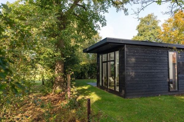 Buitenkant - Luxe familielodge met bubbelbad in Zuna (1)