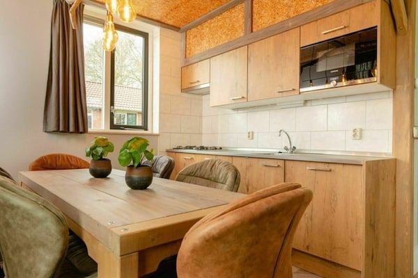 Eetkamer - Wellnesswoning met bubbelbad in Zuna (3)