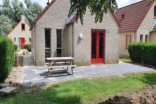 5 - Person Forest 10 Bungalow in Ewijk - Foto 1 van 10