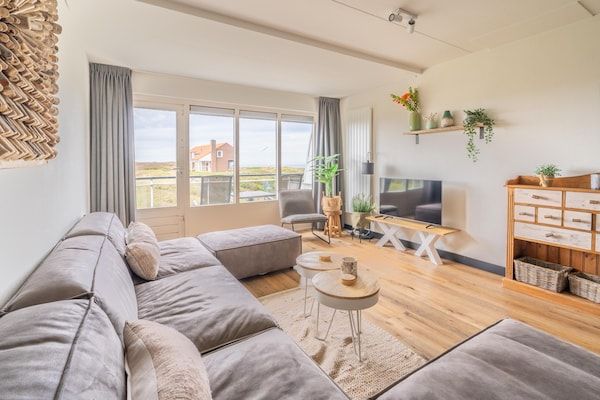 Woonkamer - 4 Persoons appartement met eiland-zeezicht in De Koog (3)