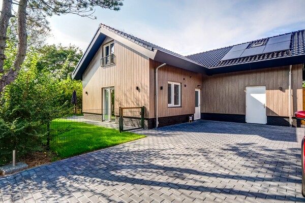 Buitenkant - Ruim vakantiehuis in Julianadorp in Julianadorp (1)