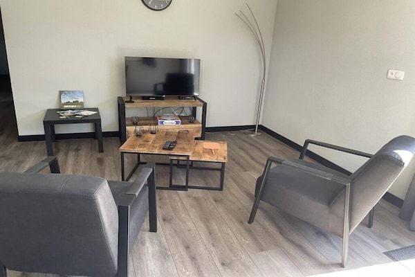 Woonkamer - Prachtige accommodatie in De Kiel in De Kiel (2)