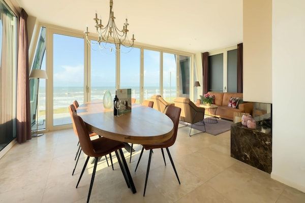 Woonkamer - Luxe appartement aan het strand voor 5 personen in Egmond aan Zee (4)