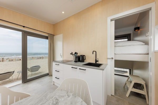 Keuken - Strandhuis met gedeeltelijk zeezicht in Zandvoort (5)