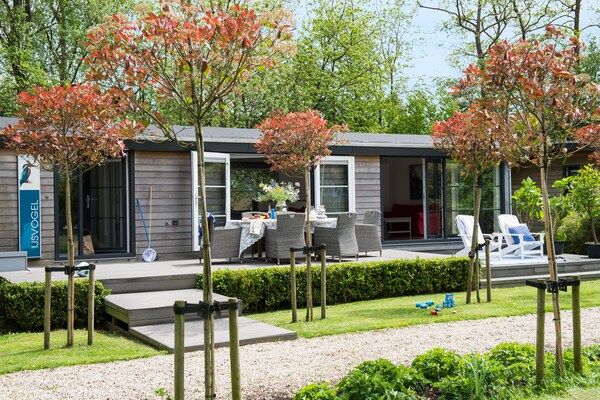 Buitenkant - Geniet van luxe aan bij de Loosdrechtseplassen in Loosdrecht (1)
