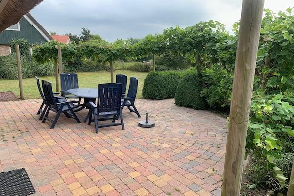 Terras - Romantische villa voor 2 personen met sauna Makkum in Makkum (5)