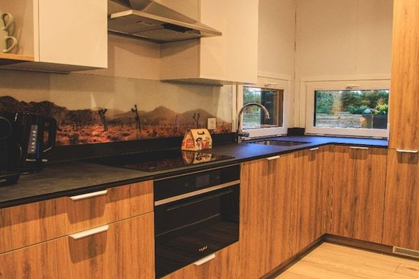 Keuken - Luxe, milieuvriendelijke groepsaccommodatie voor 8 personen in Slagharen (3)