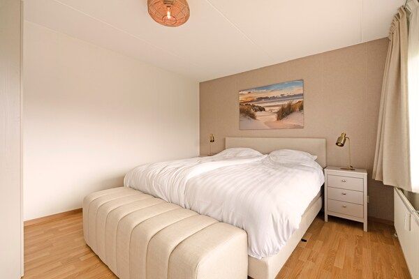 Slaapkamer - Seaside Retreat-appartement in Callantsoog in Callantsoog (4)